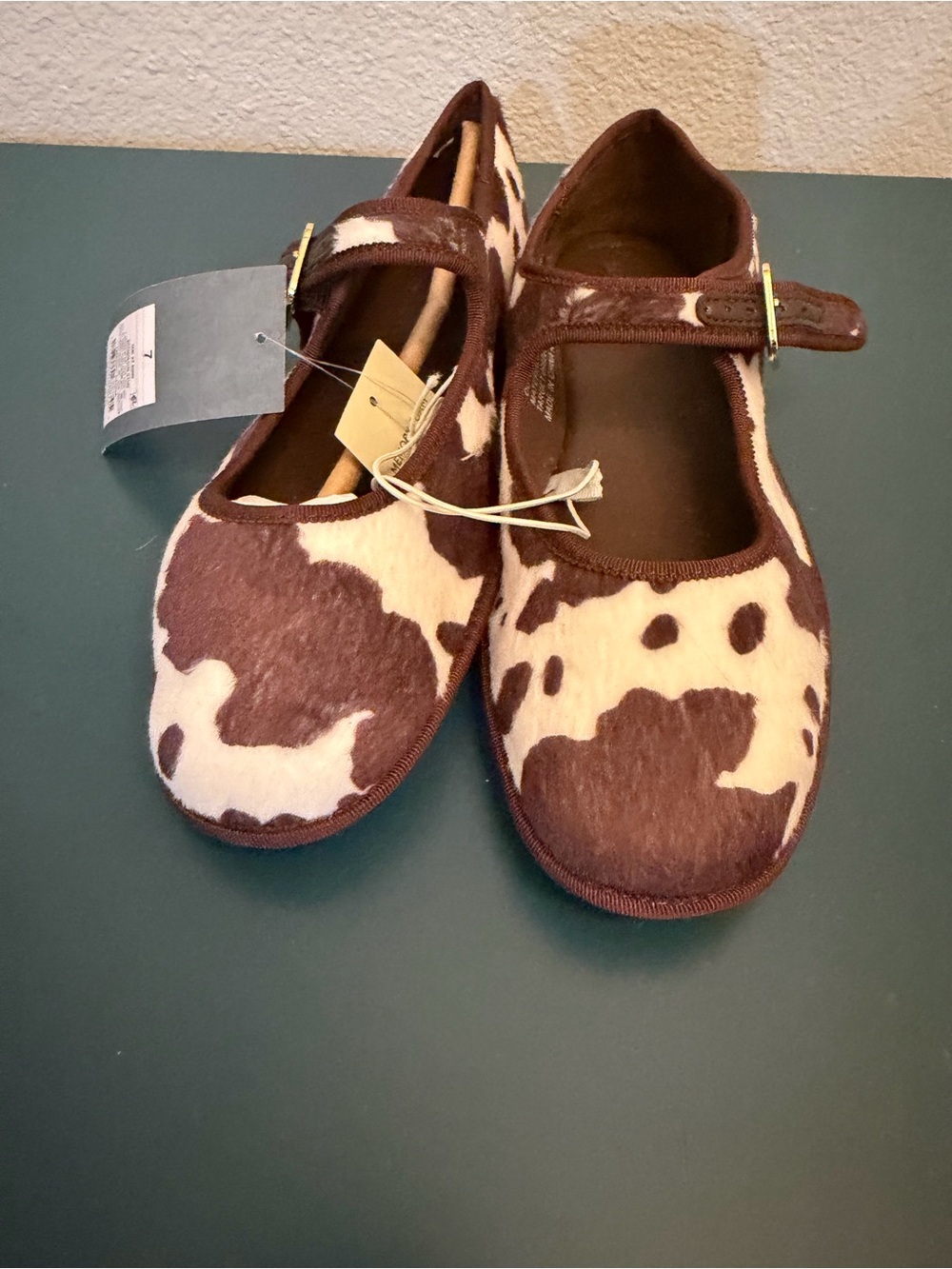 Target Girls Brown and White Cowprint Mary Jane Shoes - Picture 4 of 4